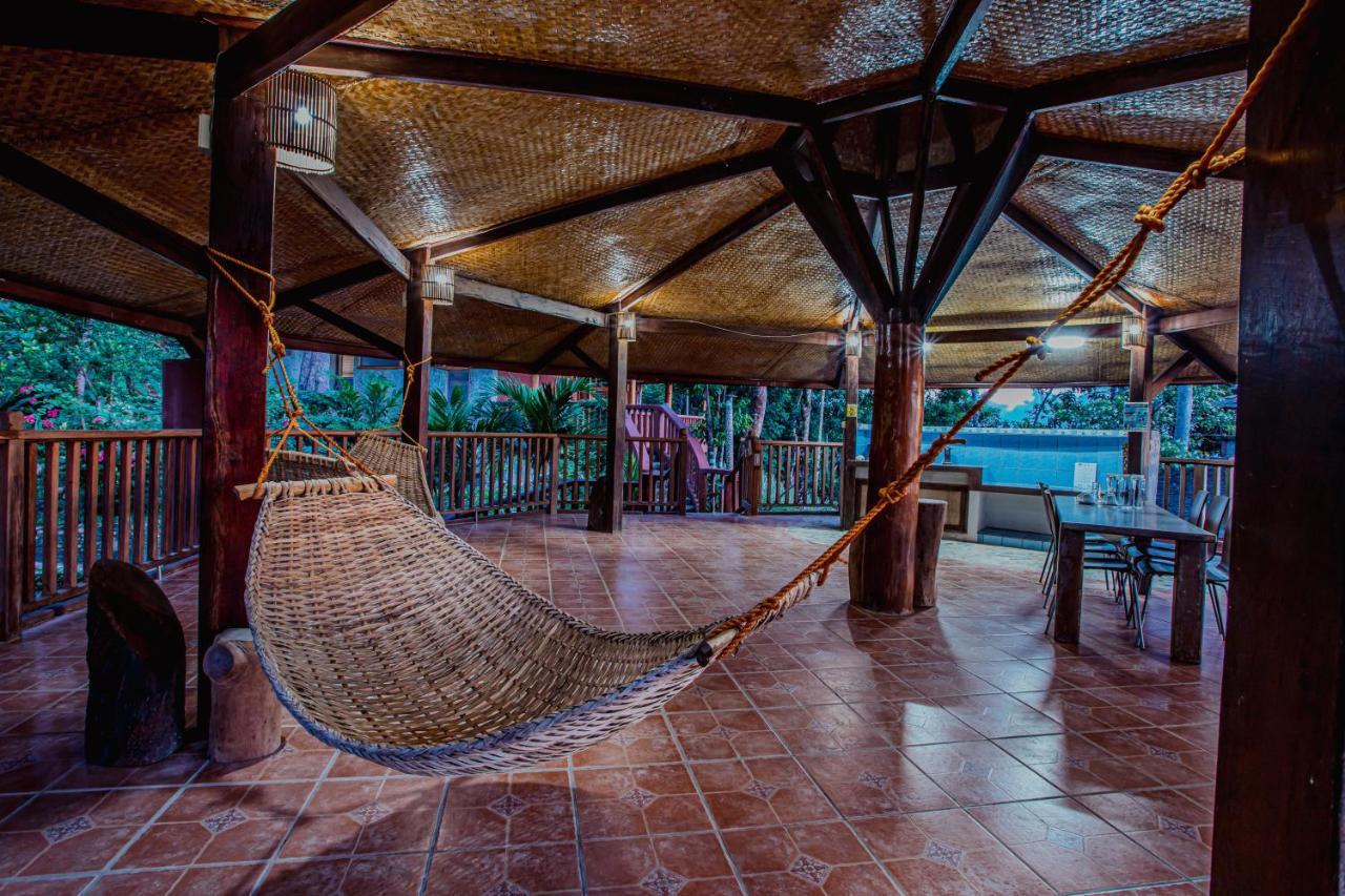 Hotel Atremaru Jungle Retreat Puerto Princesa Exterior foto